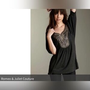 Romeo & Juliet couture ladies blouse size large, excellent condition